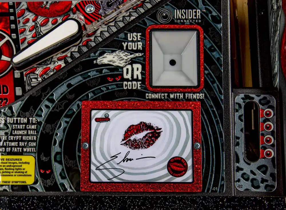 Buy Elvira Blood Red Kiss Edition 2026 - Obrázek 5