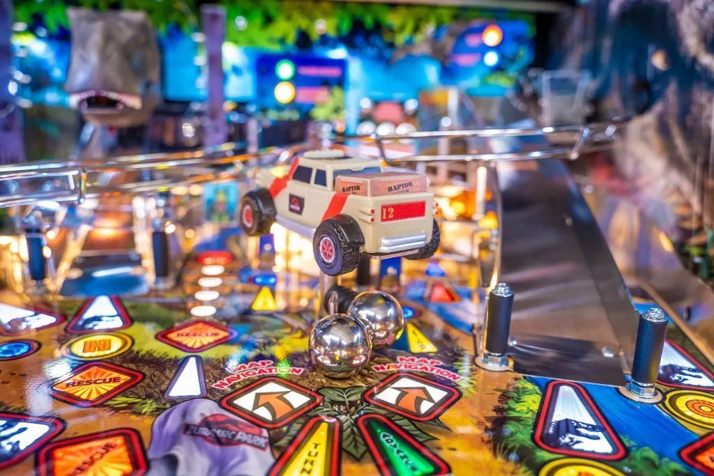Jurassic Park pinball machine 30th Anniversary Limited edition - Image 2