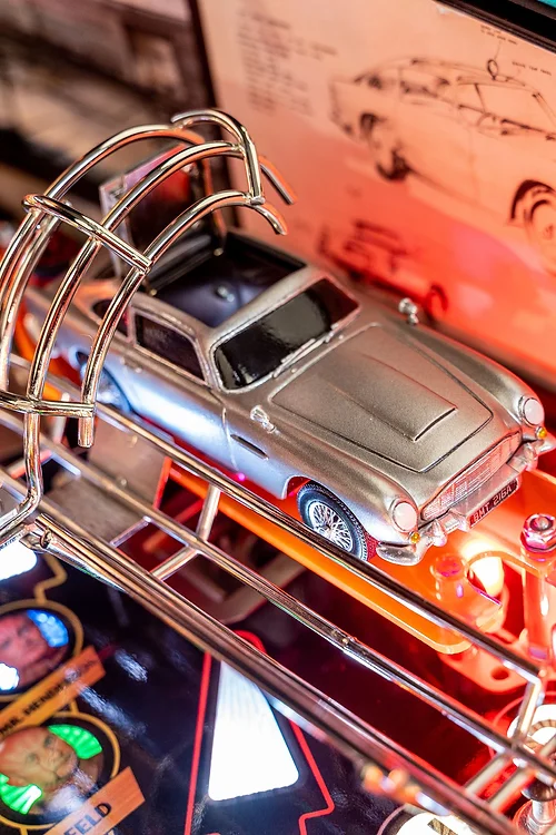 James Bond LE Pinball machine By stern - Image 6