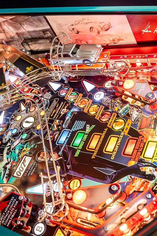 James Bond LE Pinball machine By stern - Image 5